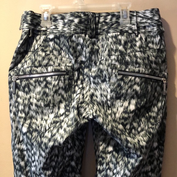 Descente Snowboard pants in black, grey and cream - Picture 7 of 16